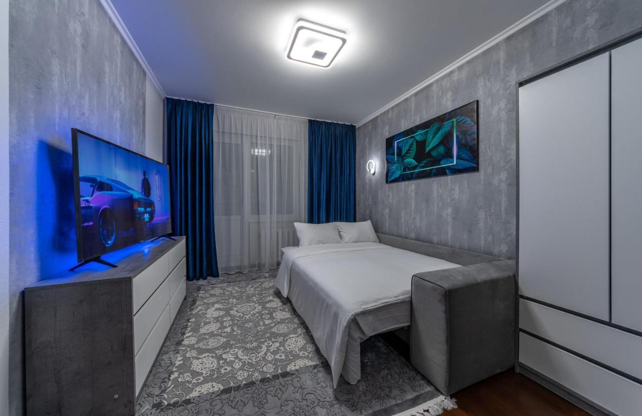Modern 3 Bedroom Apartment Kiev Eksteriør billede