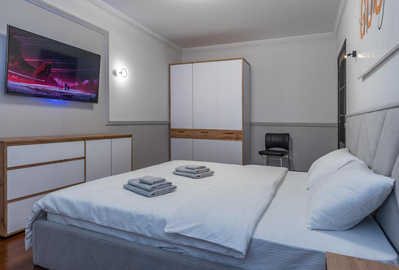 Modern 3 Bedroom Apartment Kiev Eksteriør billede