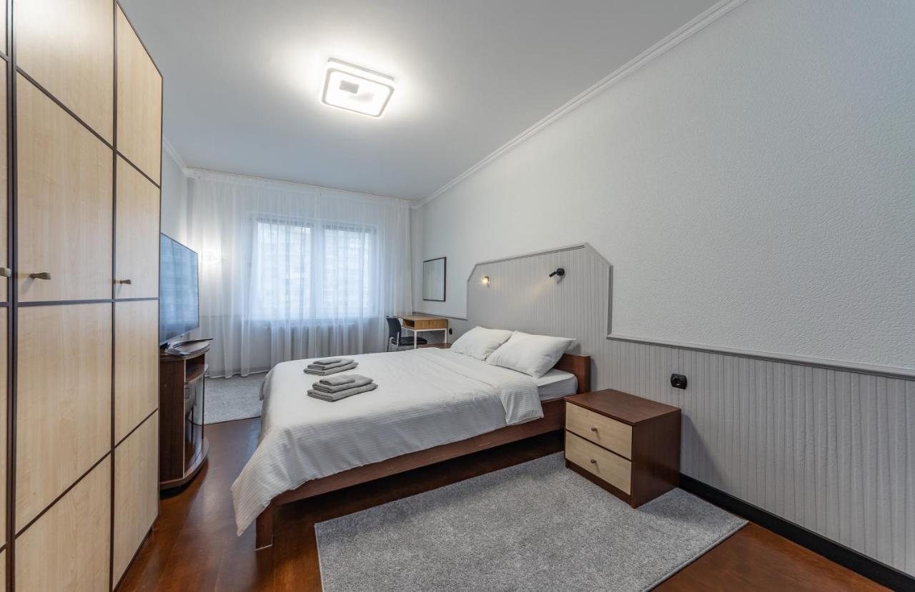 Modern 3 Bedroom Apartment Kiev Eksteriør billede