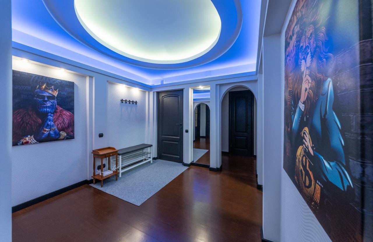 Modern 3 Bedroom Apartment Kiev Eksteriør billede